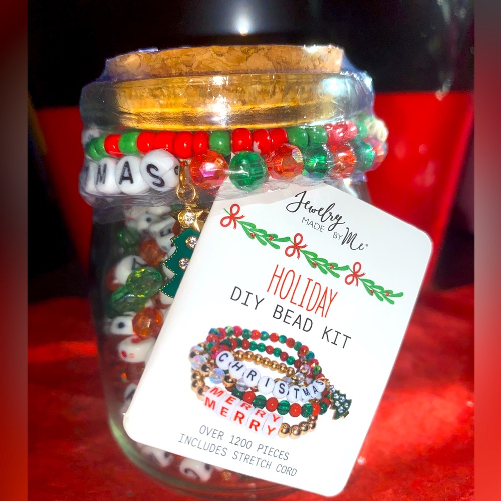 - Jewelry Made By Me Holiday DIY Bead Kit